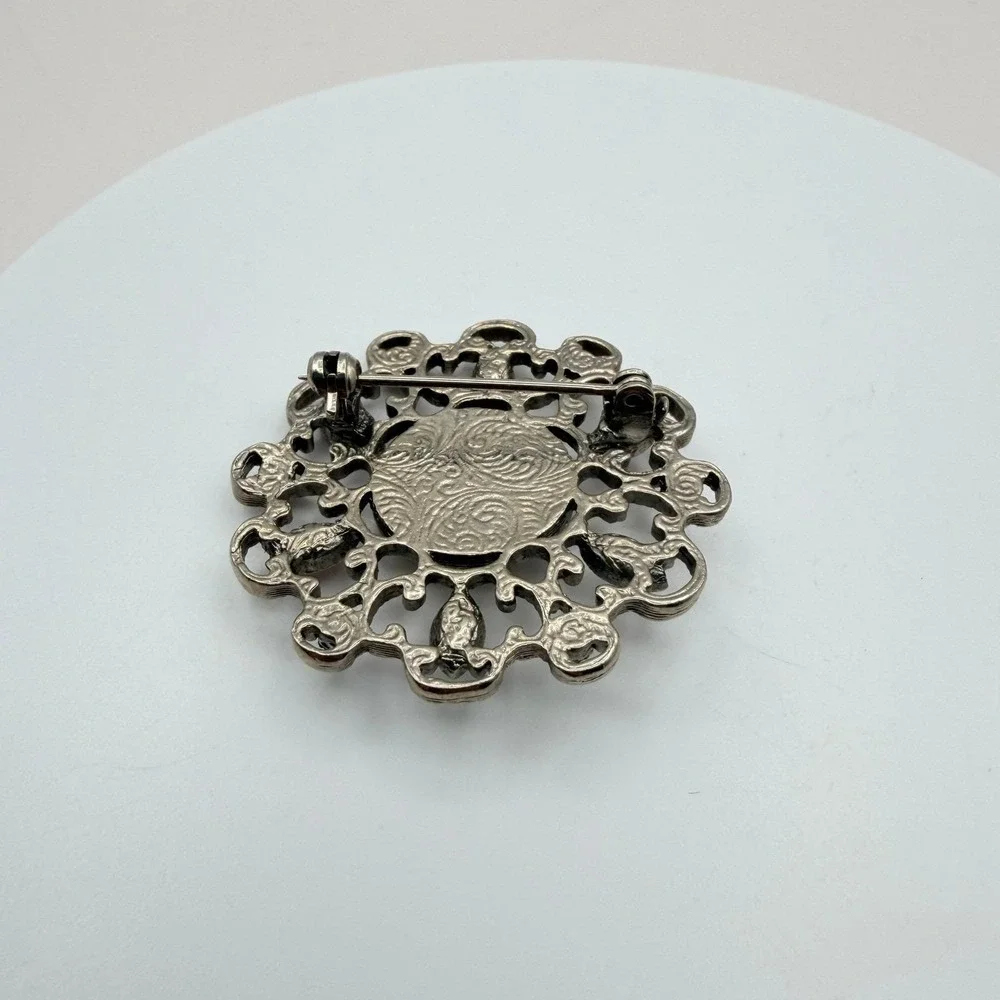 Vintage Mother Of Pearl‎ Rhinestone Glass Pink Ornate Filigree Brooch Pin Retro